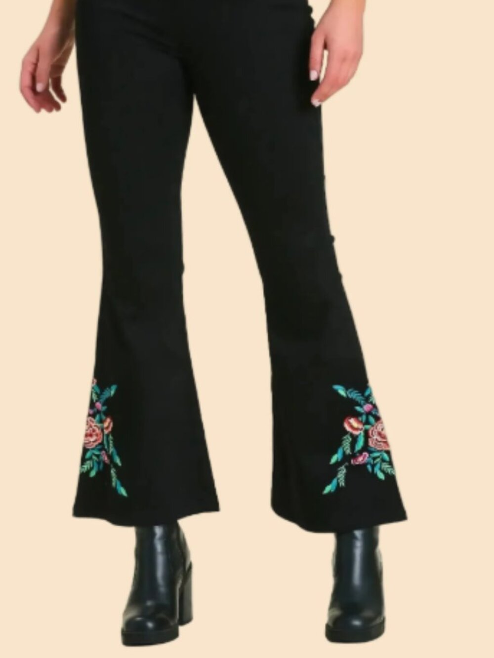 🌸 NWT Umgee Black Floral Embroidered Flare Pants | Medium